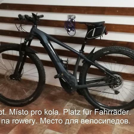 Booking Trzni Decin Exteriör bild
