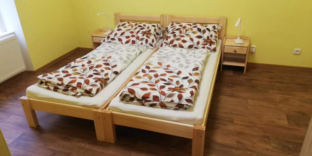 Booking Trzni Decin Exteriör bild