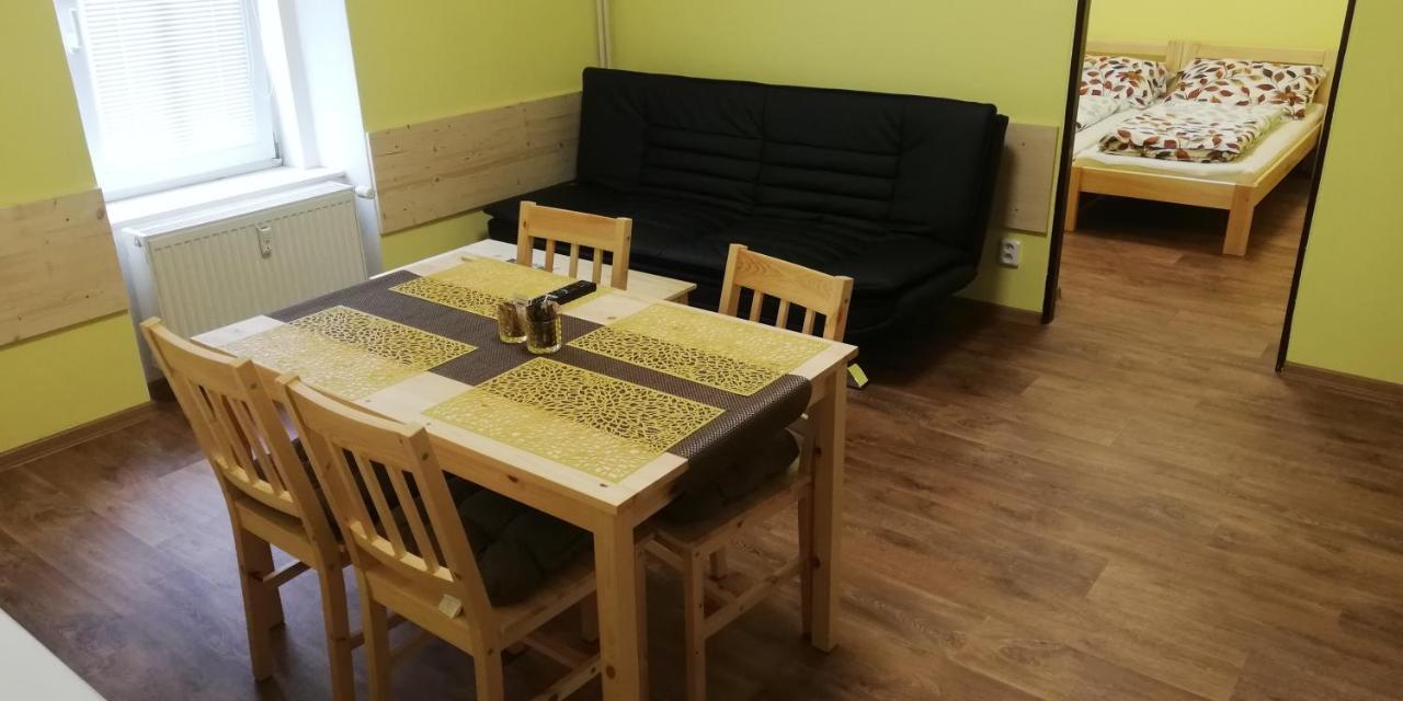 Booking Trzni Decin Exteriör bild