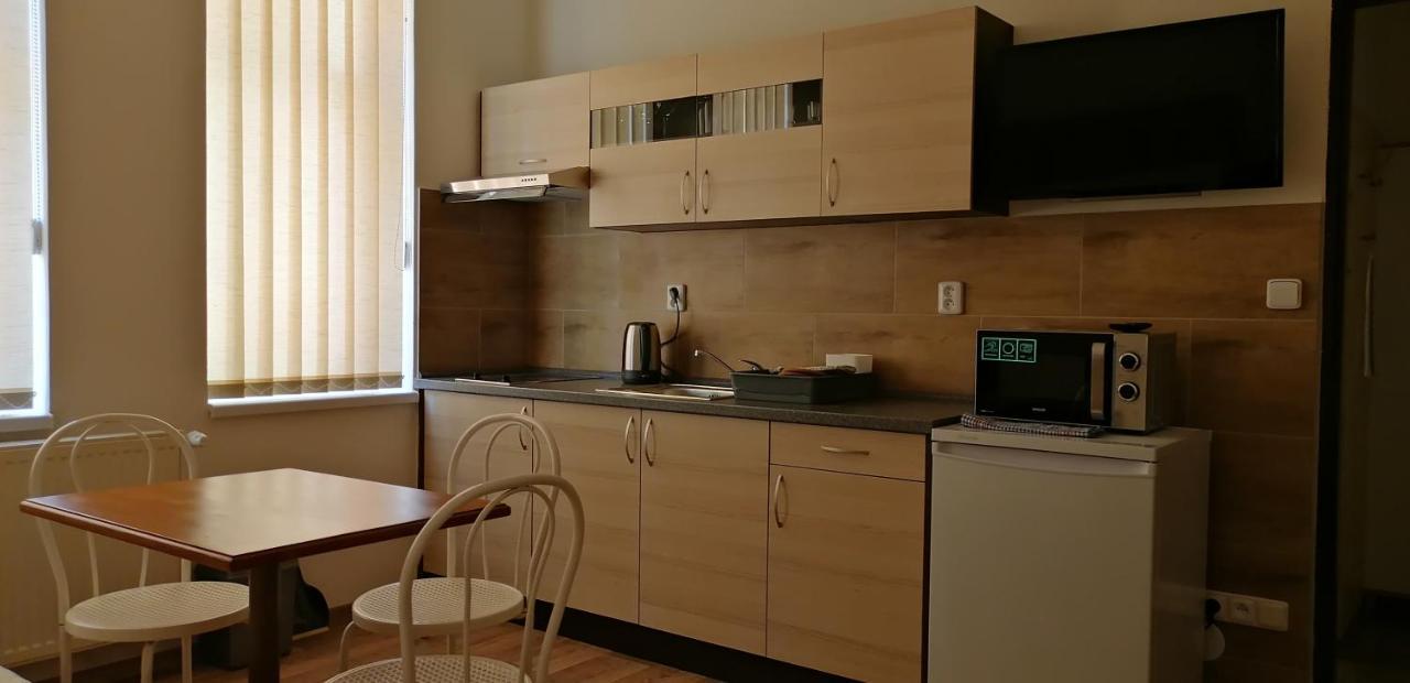 Booking Trzni Decin Exteriör bild