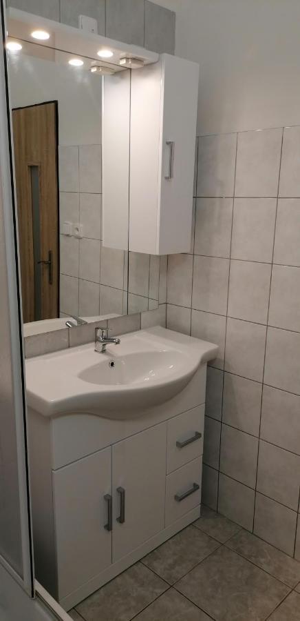 Booking Trzni Decin Exteriör bild