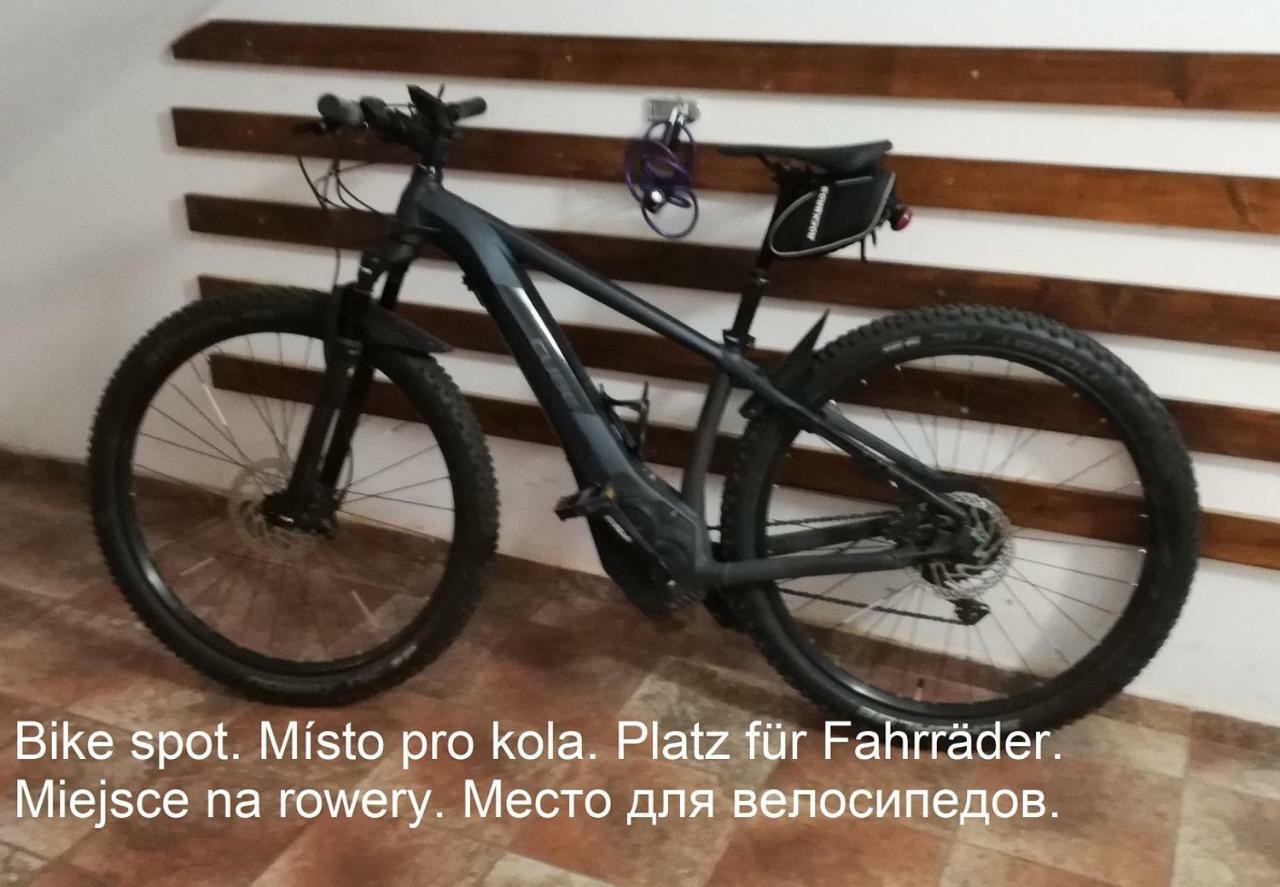 Booking Trzni Decin Exteriör bild